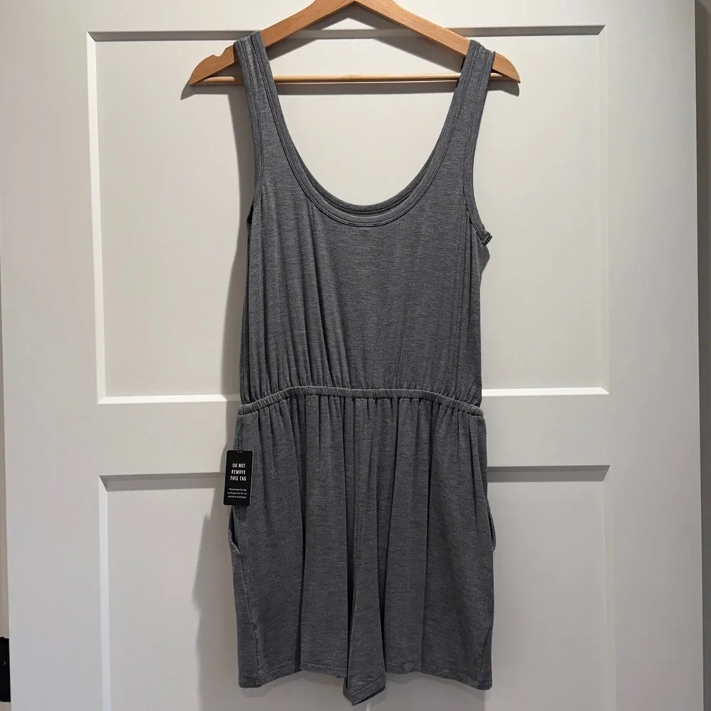 Express Scoop Neck Sleeveless Tie Waist Romper in Size XS | New With Tags - Picture 7 of 11